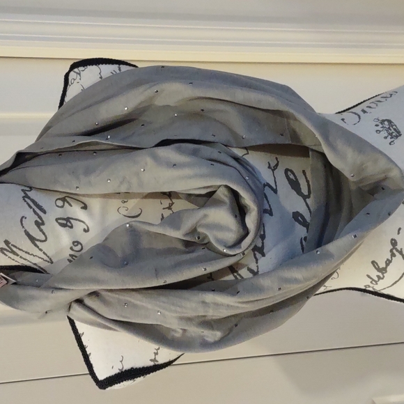 Juicy Couture Infinity Scarf - Picture 1 of 10